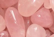 Магические свойства розового кварца для женщин и мужчин