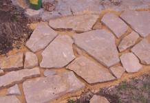 Natural stone for paths - how to make garden paths with your own hands?